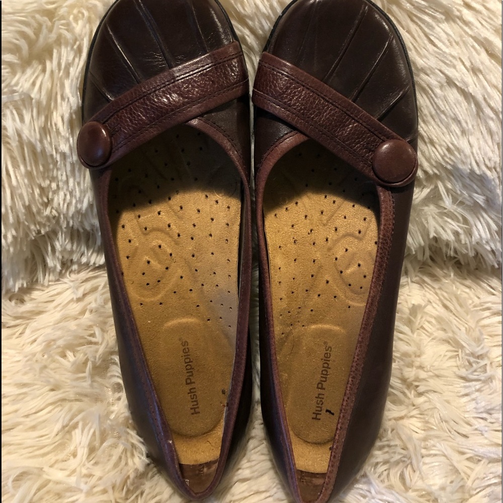 Woman’s size 9 slide on shoes